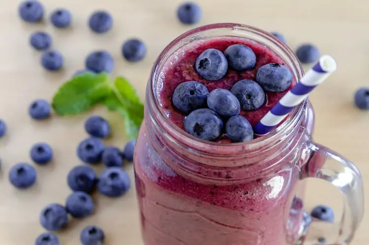 How To Make The Best Smoothie for Period Cramps (That Actually Works!)