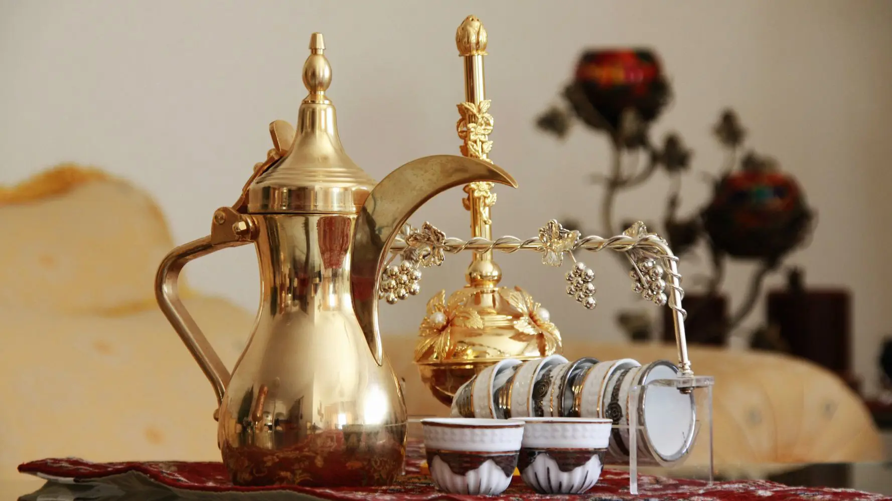 How To Make Arabic Coffee, The Perfect Drink For Fans Of Cardamom | HuffPost Life